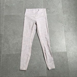 Lululemon wunder under